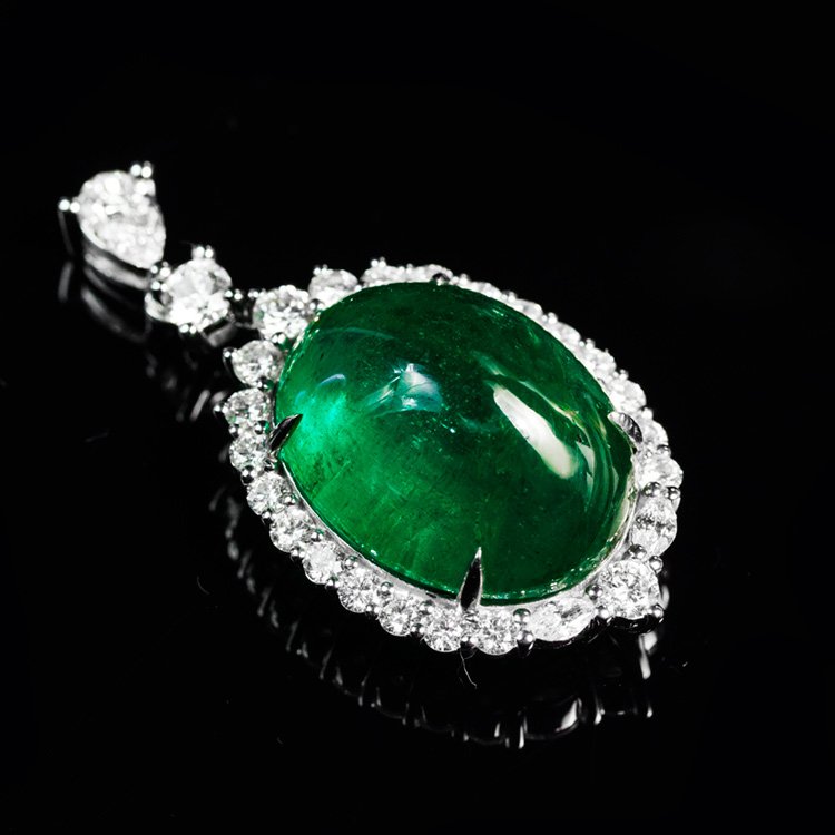 白18K金祖母绿吊坠18.95ct